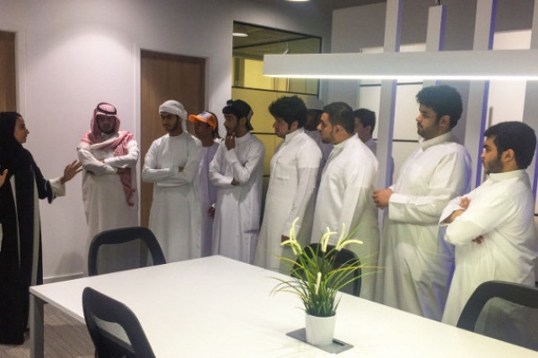 Law Students Tour Chamber of Commerce and Industry