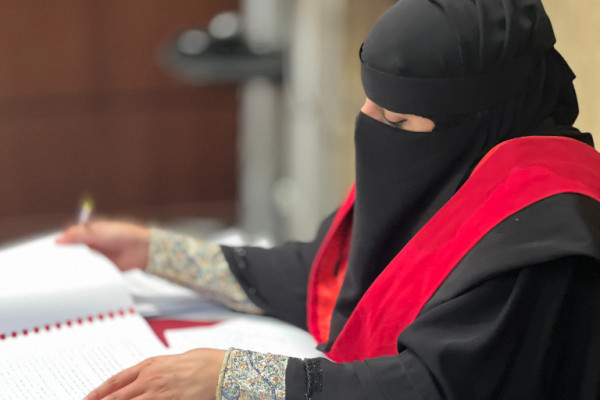 مناقشة أطروحة دكتوراه في القانون العام للطالبة هدى الشامسي