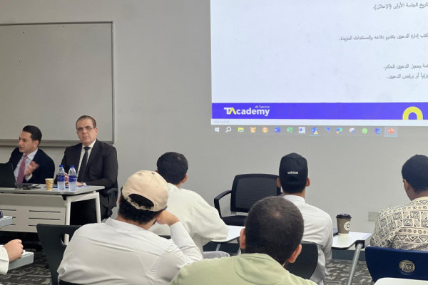 كلية القانون تنظّم محاضرات تدريبية بالتعاون مع التميمي ومشاركوه استعدادًا لمسابقة المحكمة الصورية