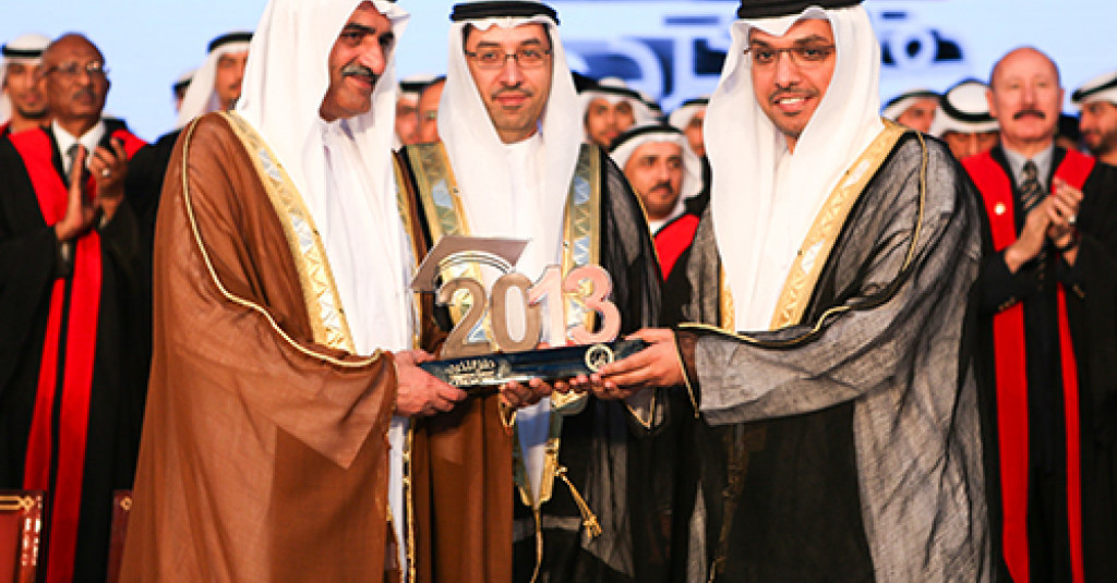 حاكم الفجيرة يشهد حفل تخريج دفعة 2013 في مقر جامعة عجمان بالفجيرة