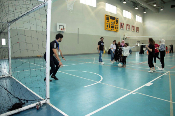 طلبة جامعة عجمان يحتفلون بالأيتام