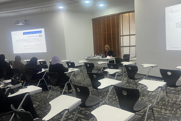 كلية القانون بجامعة عجمان تنظم محاضرة متخصصة حول التحكيم في دول الخليج