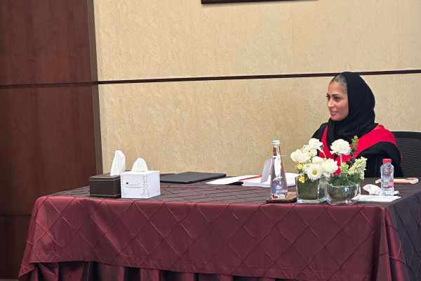 مناقشة أطروحة الماجستير للطالبة فاطمة أحمد سعيد في كلية القانون بجامعة عجمان