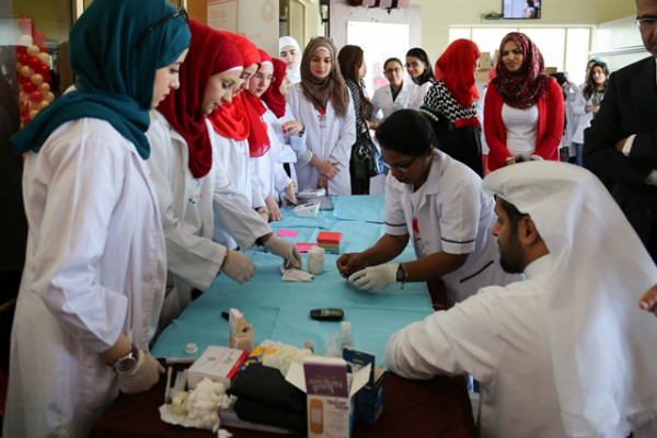 جامعة عجمان تحتفل باليوم العالمي للقلب