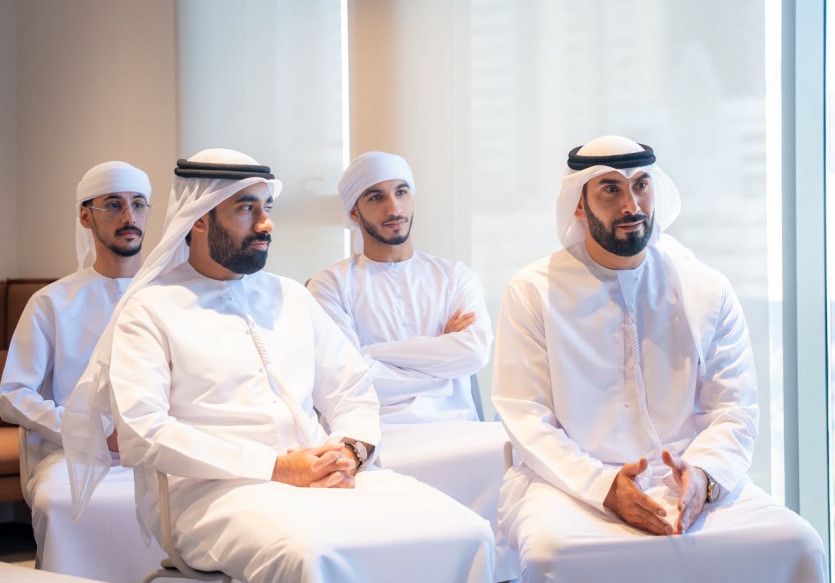 طلبة كلية القانون بجامعة عجمان في زيارة ميدانية إلى دائرة الشؤون القانونية في عجمان