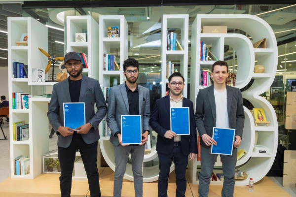 فريق جامعة عجمان يحصد المركز الأول في جائزة 