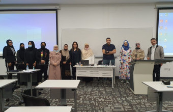 Discussion of students practical training presentations