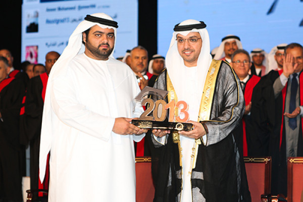 حاكم الفجيرة يشهد حفل تخريج دفعة 2013 في مقر جامعة عجمان بالفجيرة