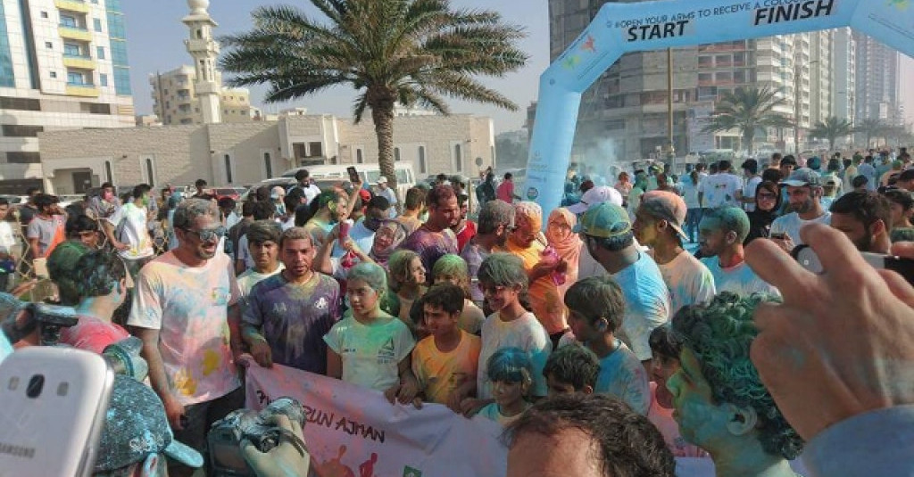 AU Students Participate in “Paint Run Ajman”