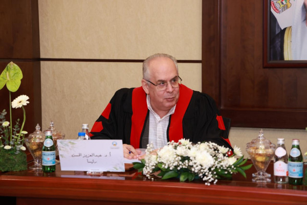 الطالبة فاطمة جمعة راشد الكعبي تناقش أطروحتها حول طرق الطعن في أحكام المحكمة الجنائية الدولية