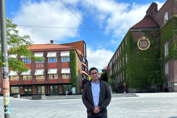 AU Professor Undertakes Research Visit to KTH Royal Institute of Technology, Sweden