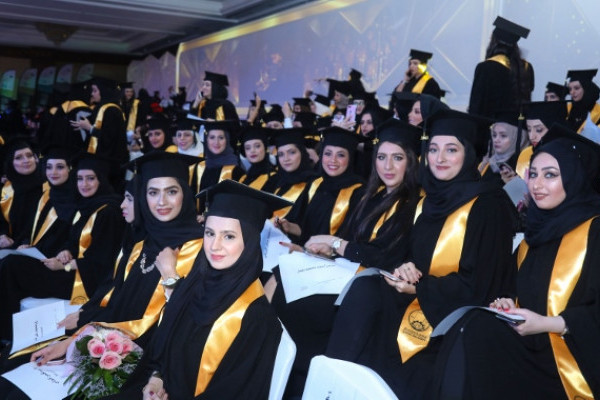 قرينة حاكم عجمان تشهد حفل تخريج 543 طالبة تحت شعار دفعة 