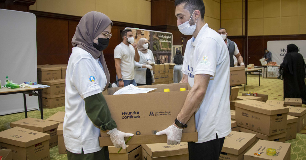 Ajman University Collaborates with Hyundai Motor Company to Launch Mobile Food Bank for Underprivileged