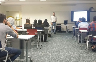 مركز الابتكار-عجمان يعقد ورش عمل لتطوير المشاريع