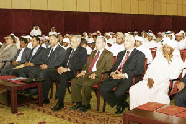 جامعة عجمان تنظم ندوة حول الأزمة الاقتصادية والمالية العالمية