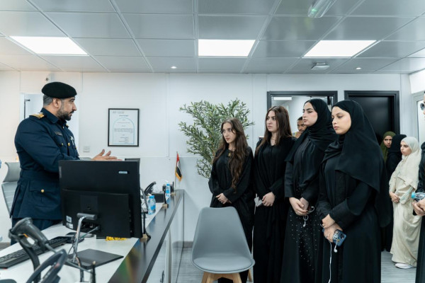 زيارة ميدانية لطلبة كلية القانون إلى دائرة الميناء والجمارك في عجمان