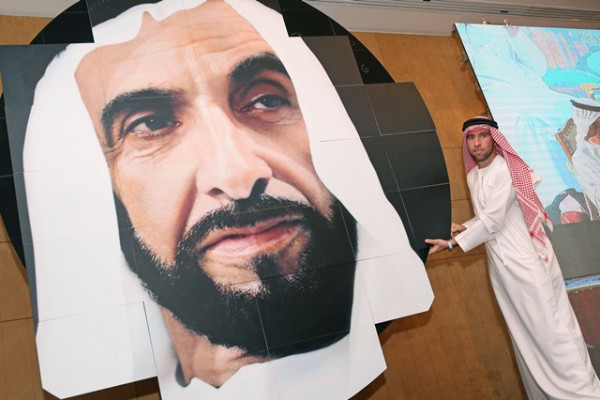 طلبة الجامعة يشاركون في حوارية 