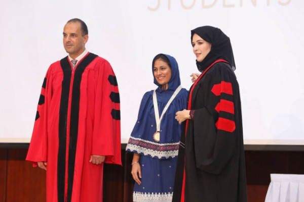 جامعة عجمان تنظم حفلها السنوي لتكريم المتميزين