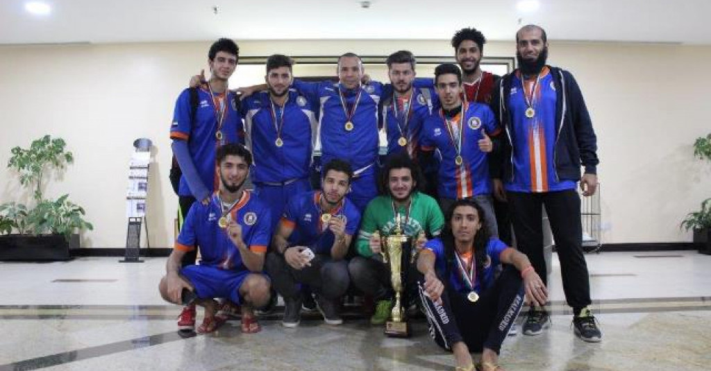 فريق جامعة عجمان لكرة القدم يحرز كأس البطولة