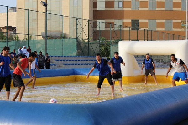 جامعة عجمان تنظم مهرجان الربيع للطلبة والطالبات