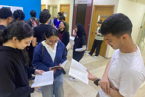 قسم اللغات والثقافة يستضيف مركز للتبرع بالكتب بمناسبة شهر القراءة في الإمارات العربية المتحدة