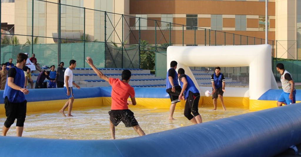 جامعة عجمان تنظم مهرجان الربيع للطلبة والطالبات