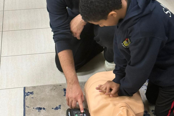 AU First Aid Club Delivers Hands-On CPR Workshop for Students at Al Shola American Private School
