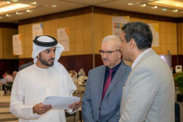 الشيخ راشد بن حميد يطلع على إجراءات القبول والتسجيل في جامعة عجمان