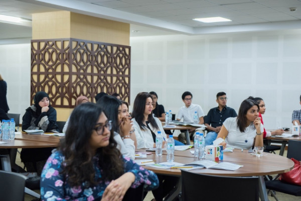 طلبة جامعة عجمان وخريجوها يشاركون في برنامج CSR in Action