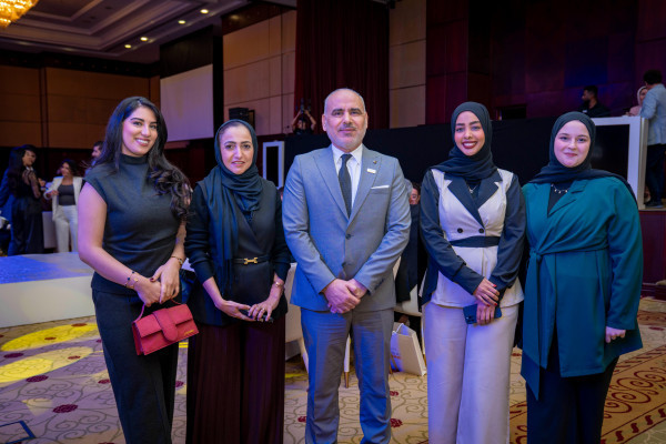 تحت رعاية سمو الشيخ عمار بن حميد النعيمي مؤتمر خريجي جامعة عجمان الأول يفتح آفاق الشراكة ويُرسّخ دور الخريجين في خدمة المجتمع