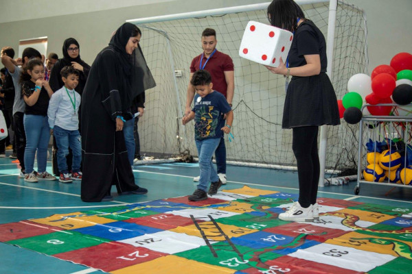 طلبة جامعة عجمان يحتفلون بالأيتام