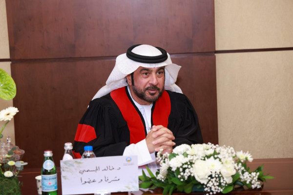 الطالبة فاطمة جمعة راشد الكعبي تناقش أطروحتها حول طرق الطعن في أحكام المحكمة الجنائية الدولية