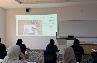 كلية العلوم الإنسانية والعلوم تنظم ورشة عمل في الكتابة الإبداعية
