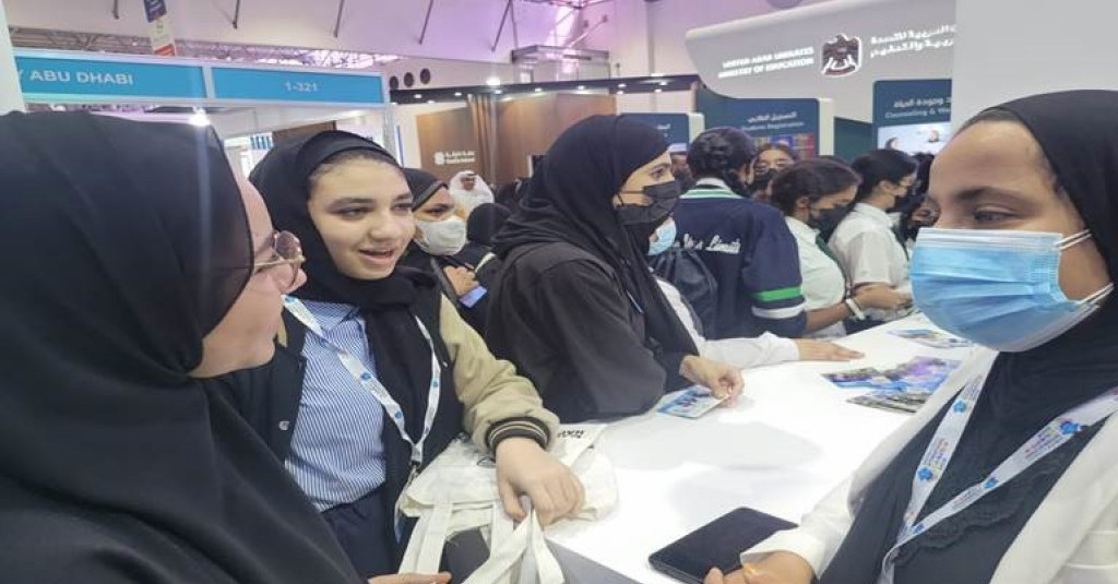 Sociology and Social Work Doctors Recruit Students in Sharjah Expo’s University Fair