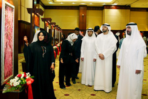 ماجد النعيمي يفتتح فنون الشرق والغرب بجامعة عجمان