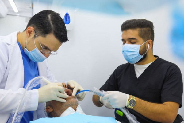 AU Mobile Dental Clinic Offers Services Across the Emirates