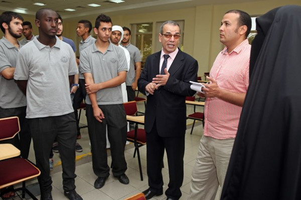 جامعة عجمان تستقبل طلاب وطالبات مدرسة أبو عبيدة