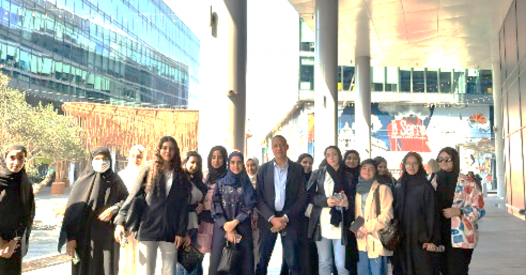 طالبات الإعلام في زيارة لمدينة التصميم بدبي