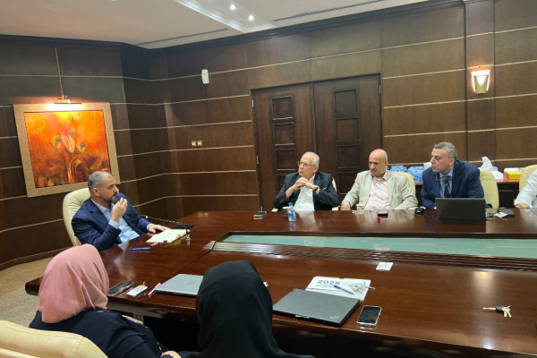 اجتماع عميد كلية القانون مع أعضاء هيئة التدريس