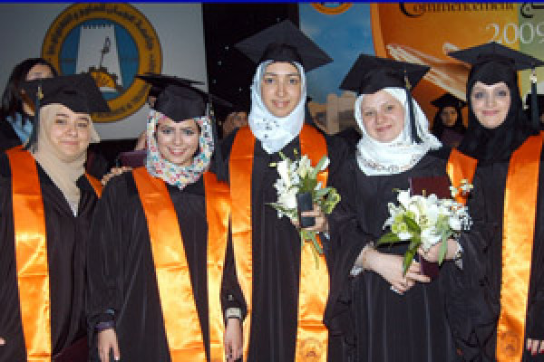 Consort of Ruler of Ajman Honors 916 Female Graduates during the Commencement Ceremony