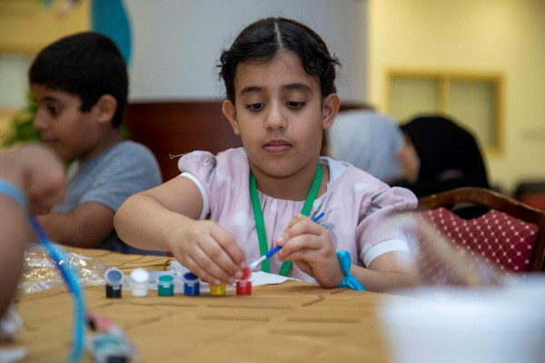 طلبة جامعة عجمان يحتفلون بالأيتام