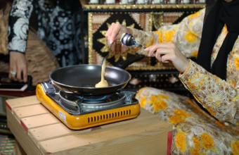 Girls Dish Out “A Taste of your Country”