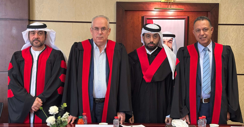 الطالب راشد خالد المنصوري يناقش أطروحة الماجستير بكلية القانون