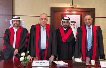 الطالب راشد خالد المنصوري يناقش أطروحة الماجستير بكلية القانون