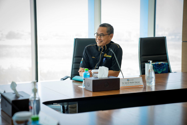 AU-CEIF and IIU Malaysia Sign Collaboration Agreement