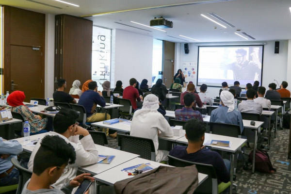 Ajman University Students Trained on Better Budget Management