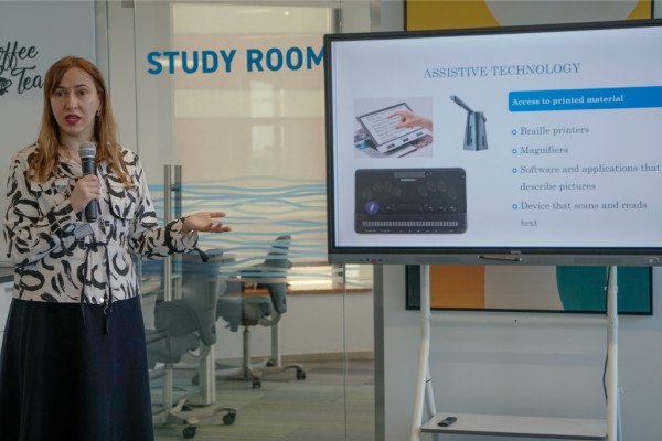 Learning Without Limits: Empowering Peer Tutors for Diverse Abilities _4