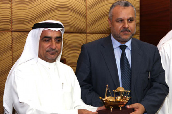 قانون عجمان توقع اتفاقية تعاون مع مركز الشارقة للتحكيم التجاري الدولي 