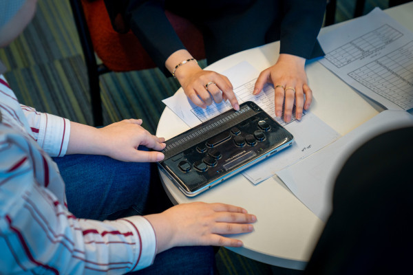 Feel the Language Braille Training _2