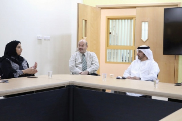 وفد من جامعة الإمارات يزور جامعة عجمان